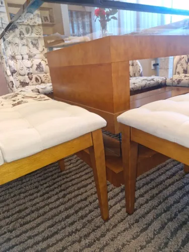 Mesa de jantar quadrada