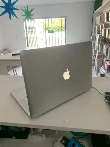 MacBook Pro i7 256GB SSD 