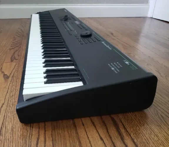 Piano Digital 88 teclas pesadas, Teclado, Sintetizador, Controlador MIDI, Kurzweil PC88/MX