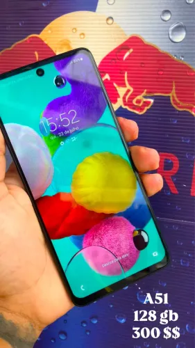 Celular semi novo 