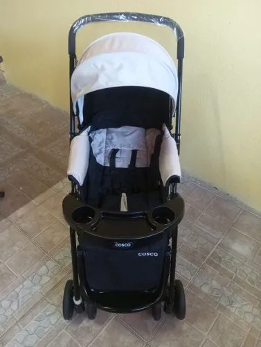 Vendo carrinho de bebê em ótimo estado não faço entrega 