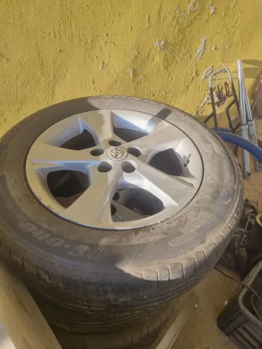 Rodas do toyota corolla 2014