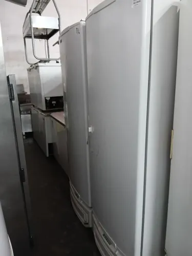 Freezer vertical Gelopar