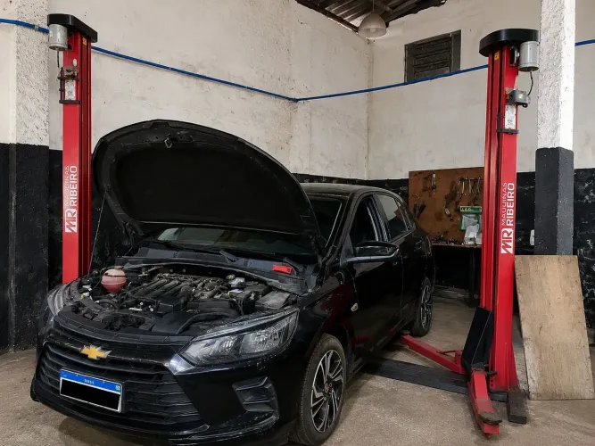 Elevador Automotivo Máquinas Ribeiro ER2500 2,5T Trifásico
