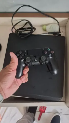 Vendo um ps4 
