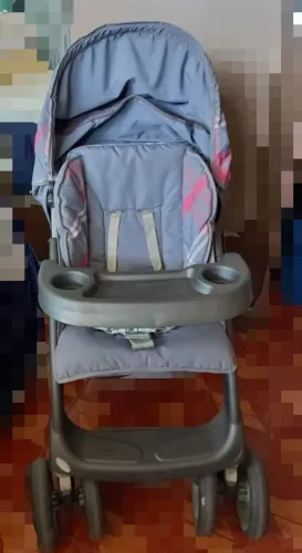 Carrinho de bebê Burigotto - Cinza e Rosa ?