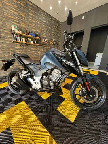 Honda CB 300F Twister 2025 Flex Único Dono Apenas 7.200 km