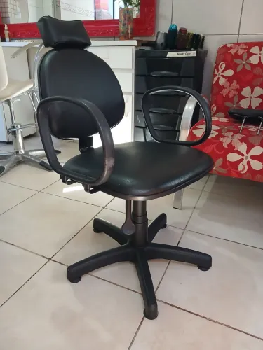Vende se cadeira pra cabeleireiro