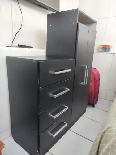 Cômoda/guarda-roupa