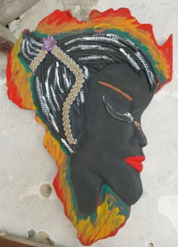Africana de madeira no continente 