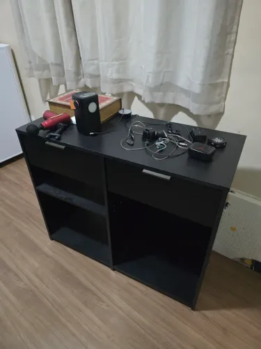 Cômoda preta escritório