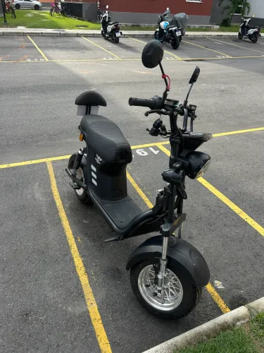 Scooter elétrica Hao Harley fun c/ suspensão de moto.
