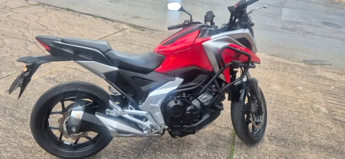 Nc 750x moto novinha moto bem conservada