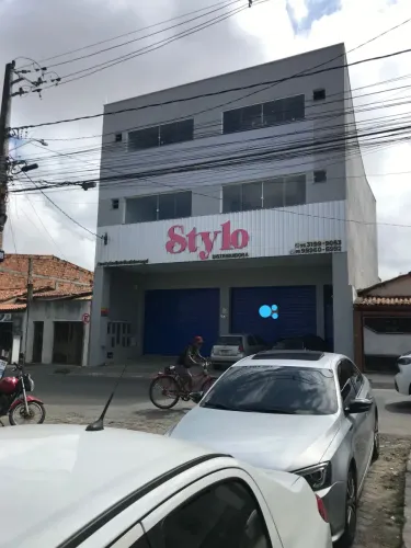 Imóvel para aluguel tem 640 metros quadrados em Centro - Feira de Santana - BA