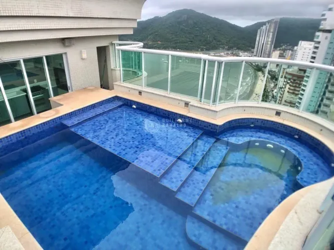 Cobertura frente mar com 350m² à venda no Renaissance em Balneário Camboriú/SC