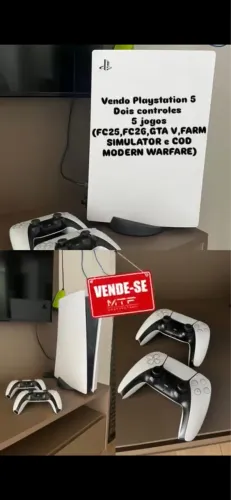 PlayStation 5 com 2 controles