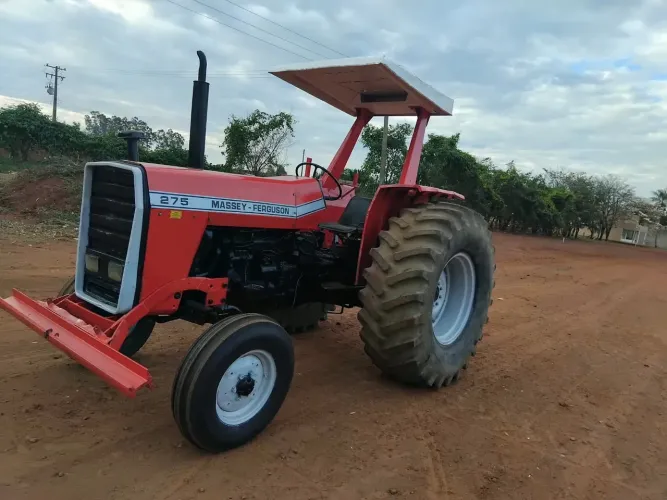 Trator Massey Ferguson 275