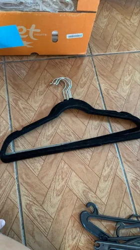 Cabides de veludo