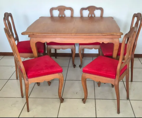 Mesa Antiga de 6 lugares em Peroba