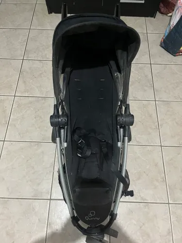 Carrinho de bebê Quinny