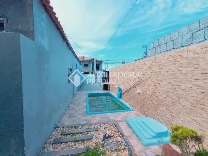 Casa 4 quarto(s), no bairro Ingleses do Rio Vermelho