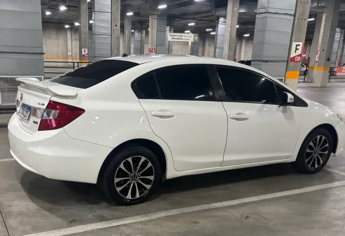 Honda Civic Sedan LXR 2.0 Flexone 16V Aut. 4P 2014