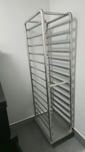 Porta bandeja em inox 304 escovado