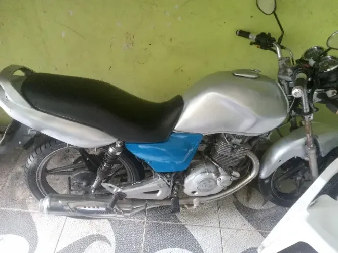 Meu irmão quer vender essa moto,ligou pegou,partida elétrica 