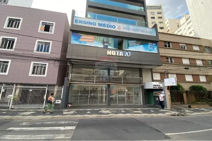 lojão com 450m² para locação no centro de Juiz de Fora