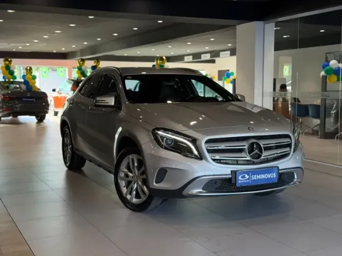 Mercedes-Benz GLA 200 Adv. 1.6/1.6 TB 16V Flex Aut. 2015