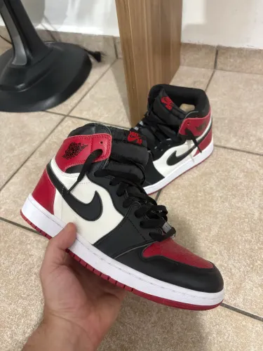 Tênis Nike Air Jordan 1 Bred Toe