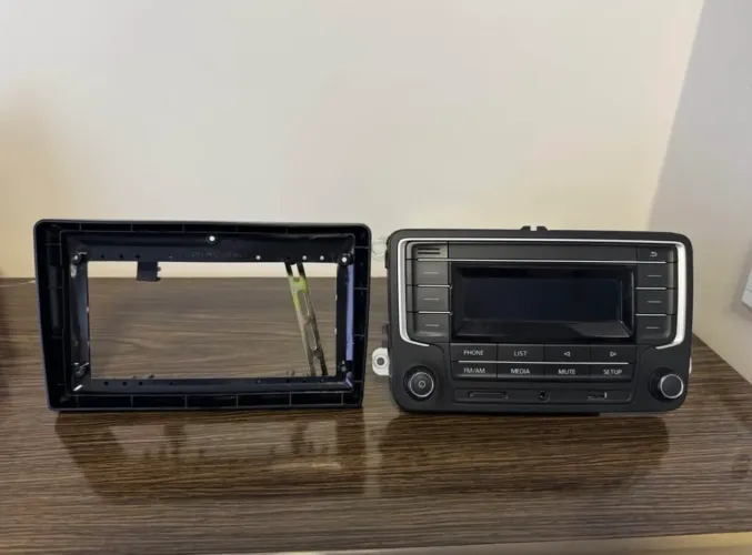 Rádio Original Volkswagen Gol G7 + Moldura Original - R$ 650