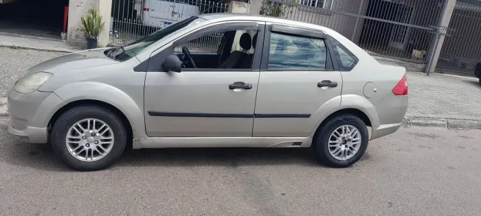 Ford Fiesta Sedan 1.0 8V Flex 4P 2007