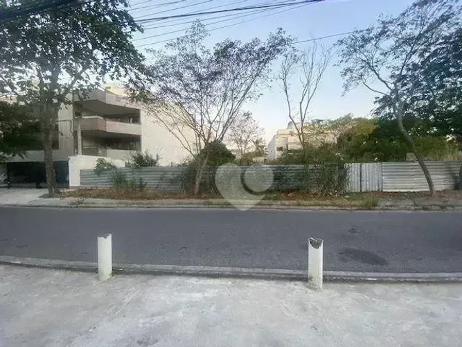 Lopes Enjoy Vende Terreno Plano, com 630m², 18 x 35, gleba B.