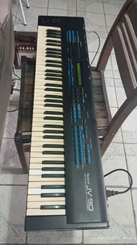 Teclado rolando jv 90 