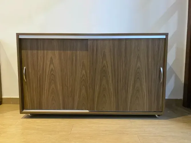 Cômoda 2 Portas de Correr 6 Nichos 135cm Madeira Maciça