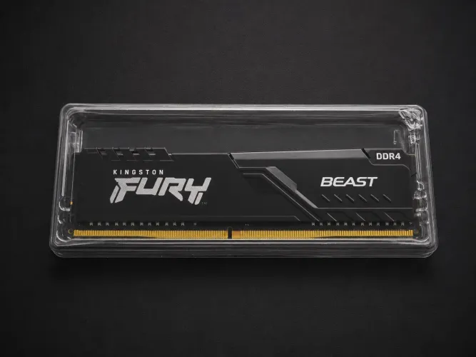 Memória RAM Kingston Fury Beast DDR4 16GB 2400MHz - Usada (Tenho 4 Unidades)