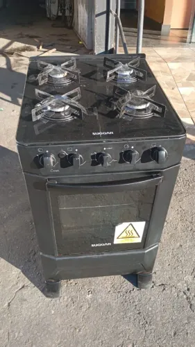 Fogão de 4 bocas automático funcionando perfeitamente valor 450;00