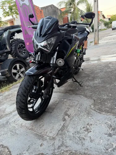 Vendo ou troco Kawasaki z300 2019 em estado de zero.