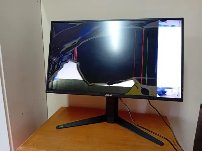 ASUS TUF VG27AQL3A 27" Gamer QHD 180Hz - Liga Normalmente - Para Peças
