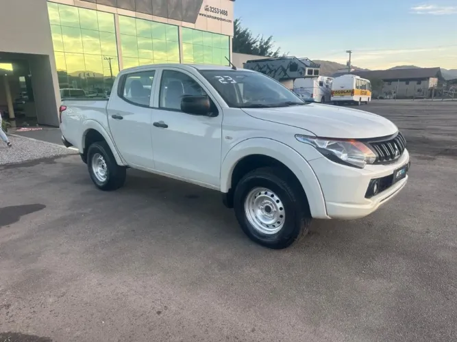 Mitsubishi L200 Triton Sport GL 2.4 Diesel 2023