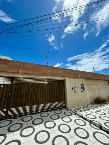 Casa à venda na Rua Manoel Andrade, bairro Coroa do Meio