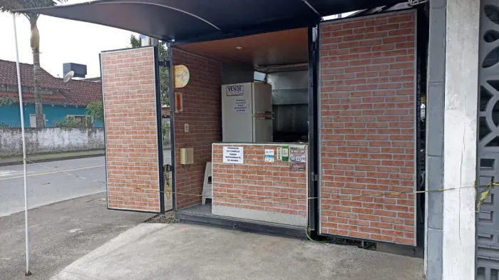 Trocasse baú equipado para lanches só pega e trabalhar!troco por carro ou vendo avista