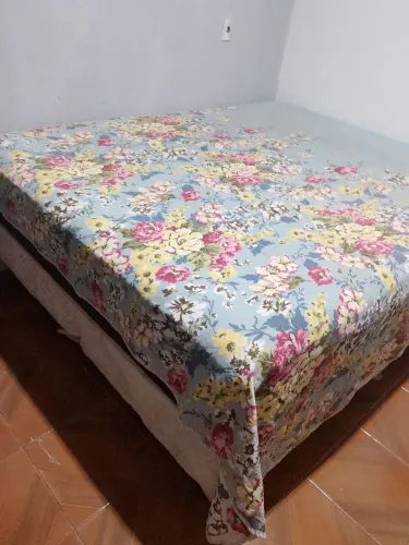 Cama box casal Queen usado