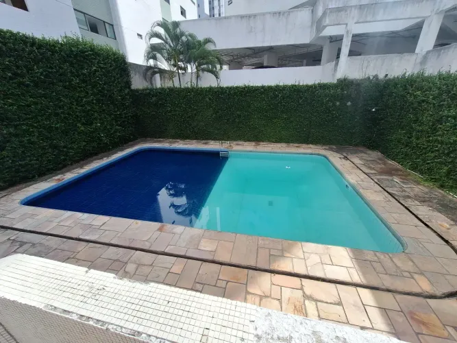 Oportunidade em Boa Viagem com 4 quartos + dependência com 2 vagas.