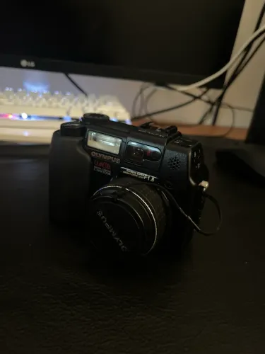 Olympus Camedia C-5050 (Digicam, Y2K)