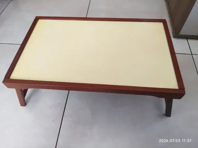 Mesa para alimentação ou estudo ou tablet/computador