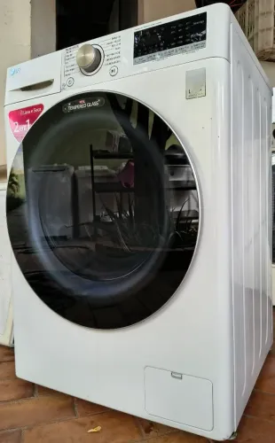 Máquina lava e seca Semi nova LG inverter 11 kg funcionando perfeitamente top!!!!