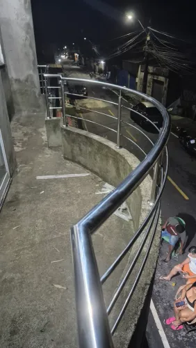 Corrimão E guarda corpo em inox.