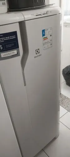 Geladeira Eletrolux 240L